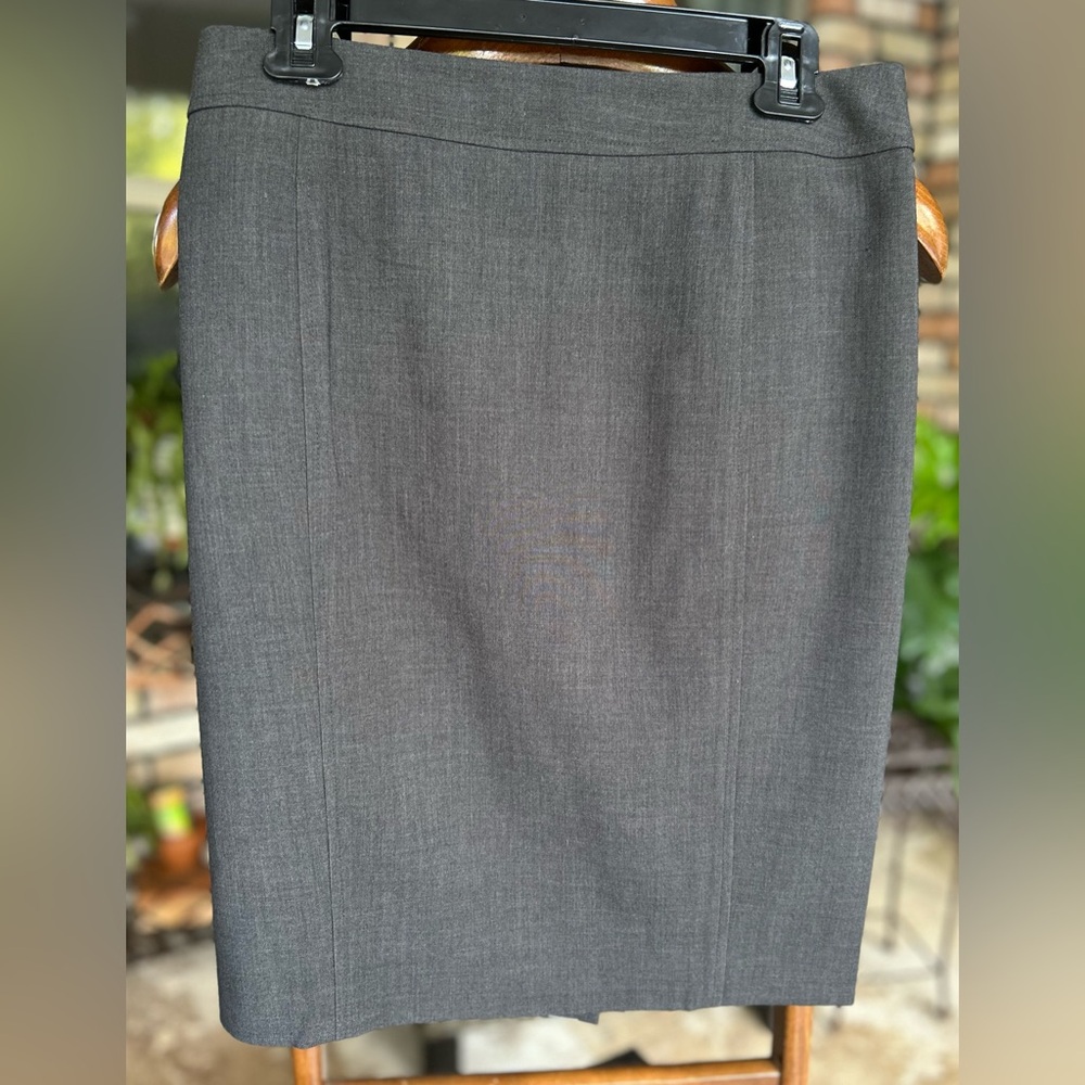 LOFT - NWT, Elegant Gray Women's Pencil Skirt, Size 8